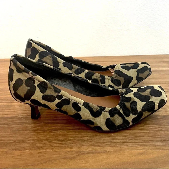 Donald J Pliner Leather Animal Print Pumps Mobwife Like New - Picture 4 of 12